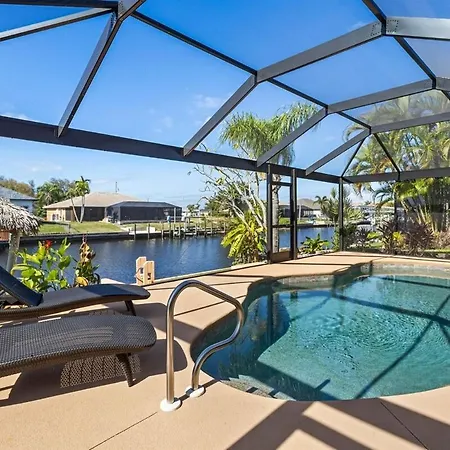 Villa Paradise Palms - Beautiful Gulf Access Home
